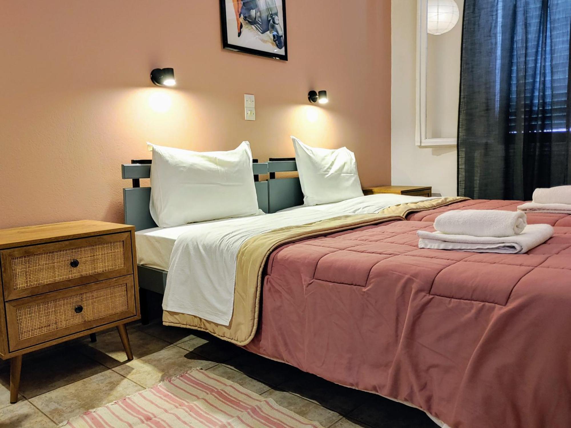 Hotel Aegina Bagian luar foto